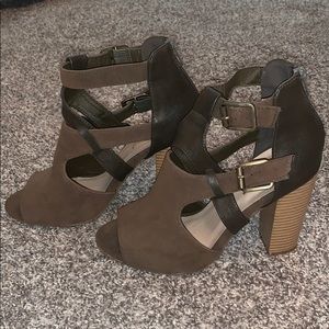 Green Shoedazzle heels